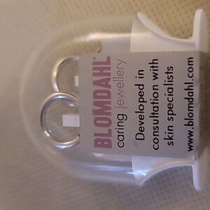 Blomdahl medical beauty earrings